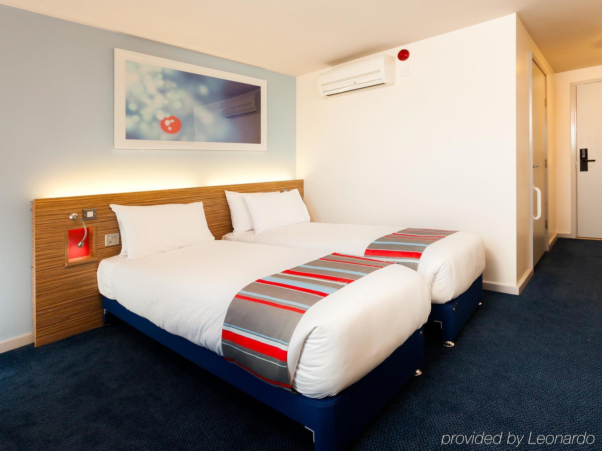 Travelodge Cameron Toll Hotel エディンバラ エクステリア 写真