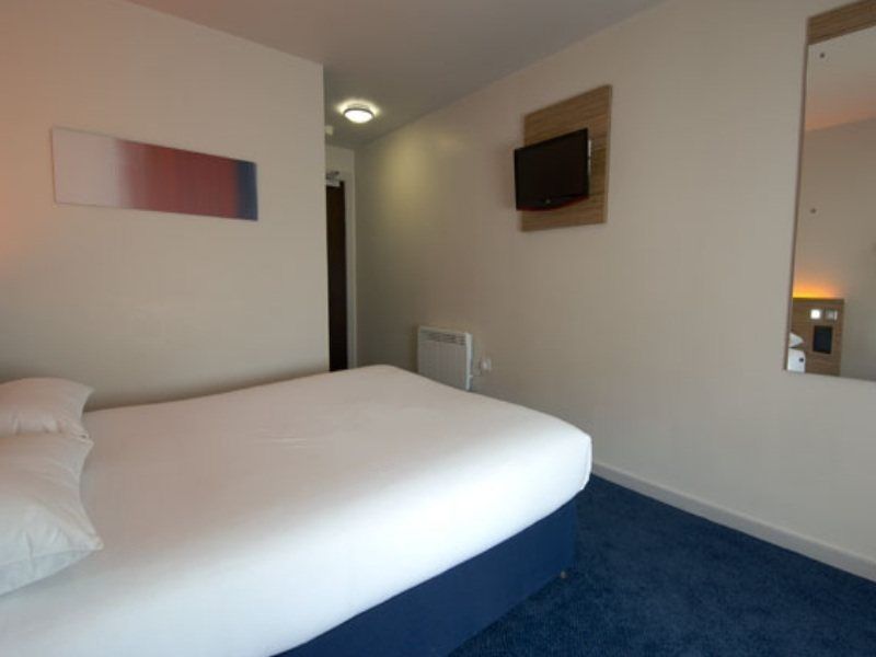 Travelodge Cameron Toll Hotel エディンバラ エクステリア 写真